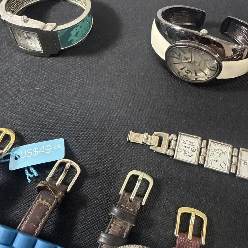 (A10) Bulk Lot 25 Watches Vintage And Modern New Batteries Fossil/Relic/Timex